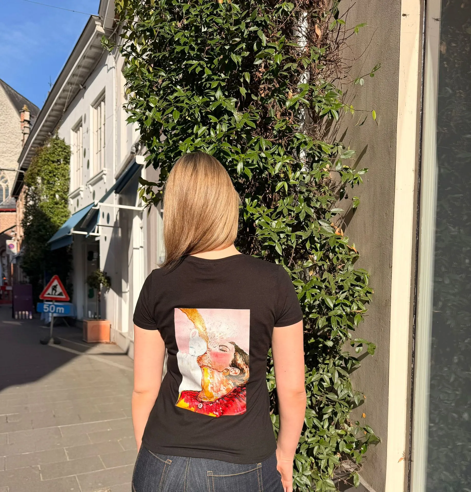 T-shirt - Dame met mok | Belgische streetwear