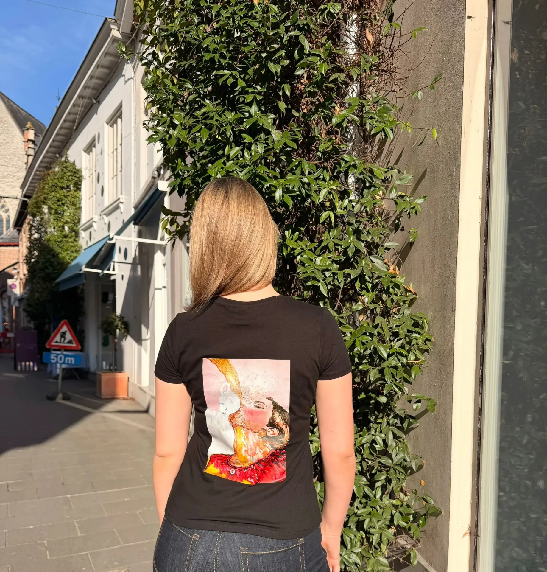 T-shirt - Dame met mok | Belgische streetwear