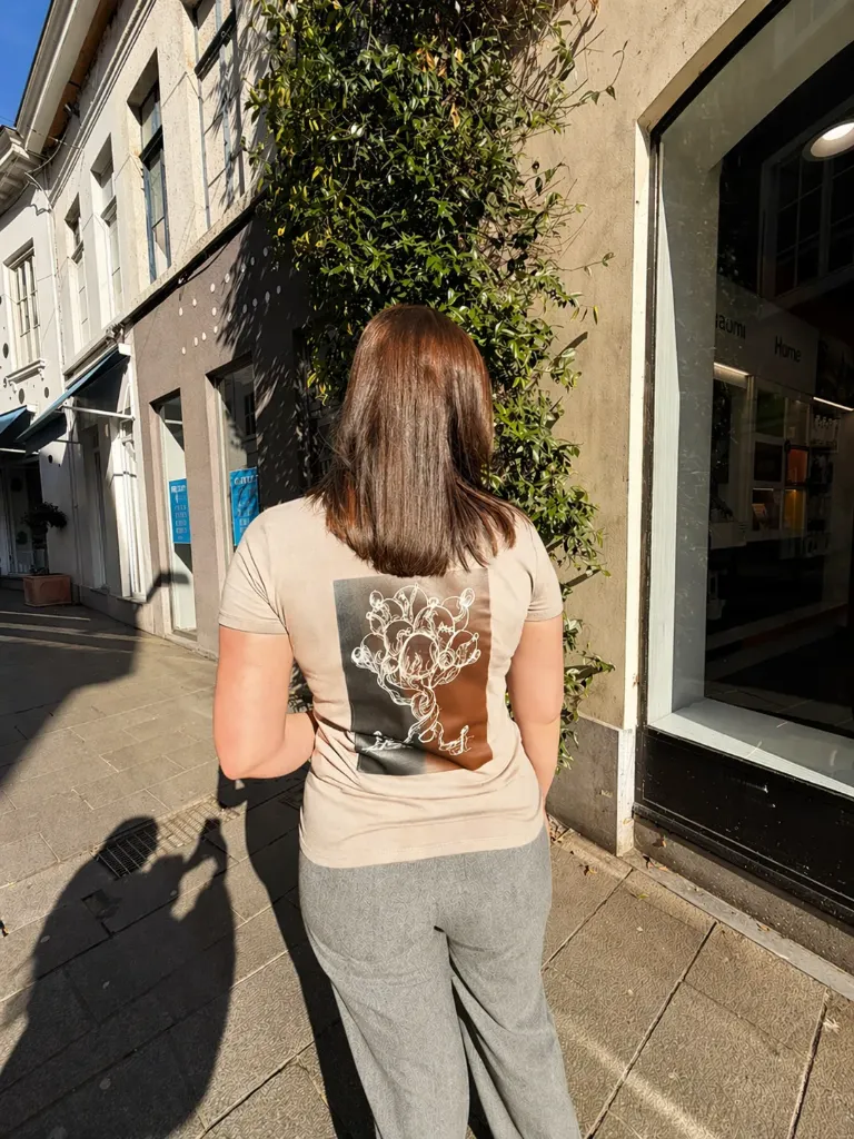 T-shirt - Boom met ballonnen | Belgische streetwear (Man, S, Beige)